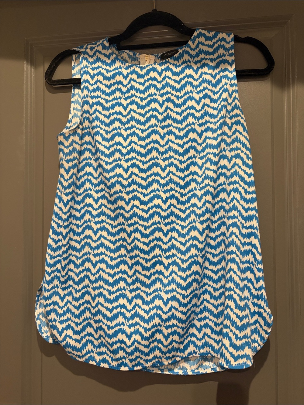 Ann Taylor Blue and White Zigzag Top